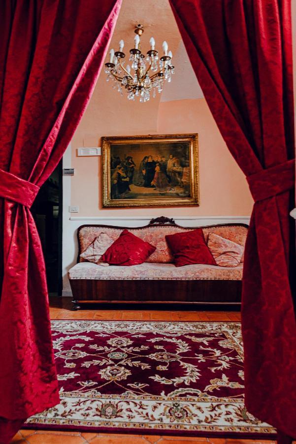 La Foresteria Di Palazzo Picedi Benettini Sarzana Exterior foto