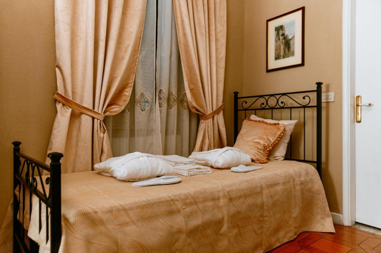La Foresteria Di Palazzo Picedi Benettini Sarzana Exterior foto