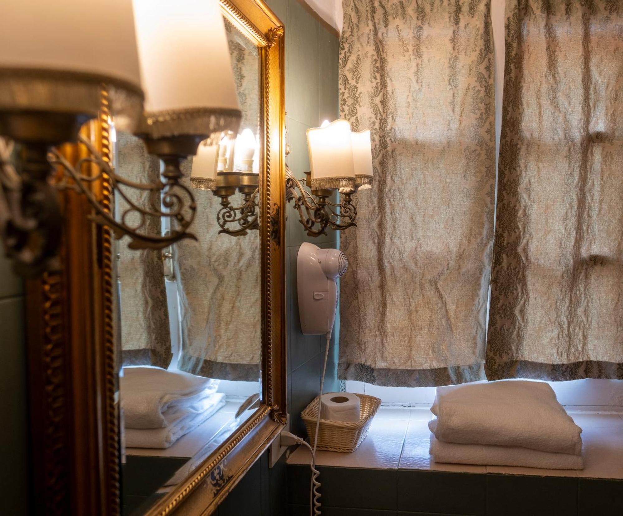 La Foresteria Di Palazzo Picedi Benettini Sarzana Habitación foto