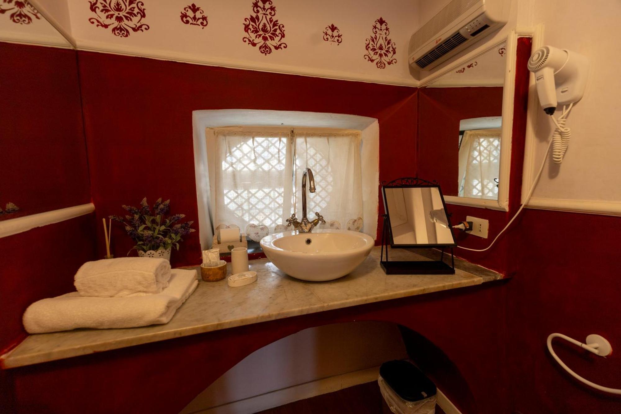 La Foresteria Di Palazzo Picedi Benettini Sarzana Habitación foto