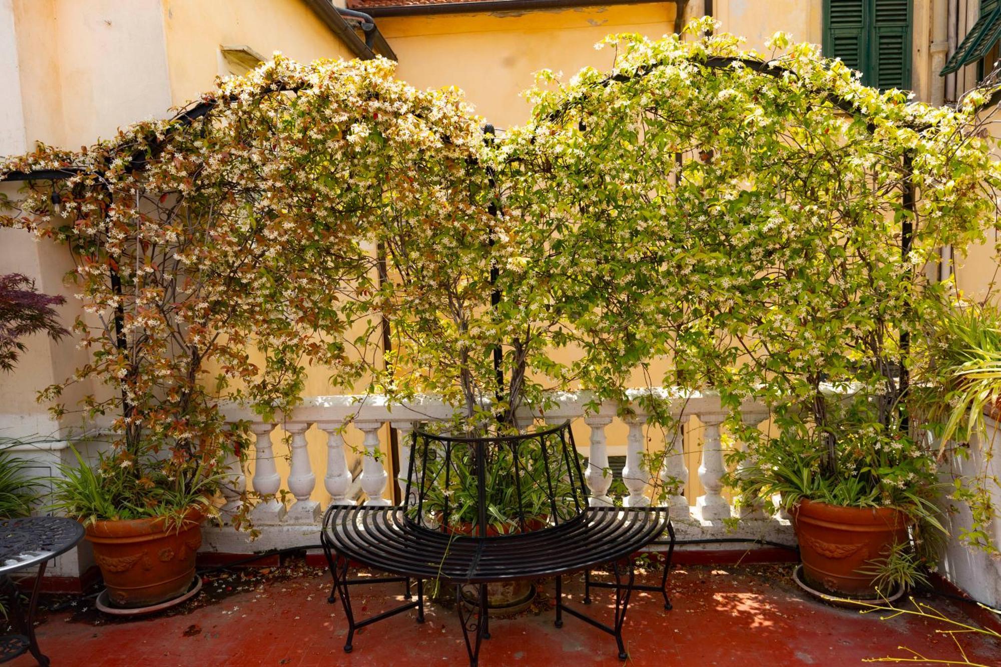 La Foresteria Di Palazzo Picedi Benettini Sarzana Exterior foto